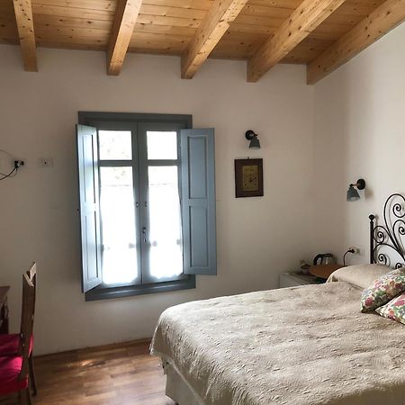 Agriturismo La Casa Delle Fate ローイリ・ポルト・サン・パーオロ エクステリア 写真