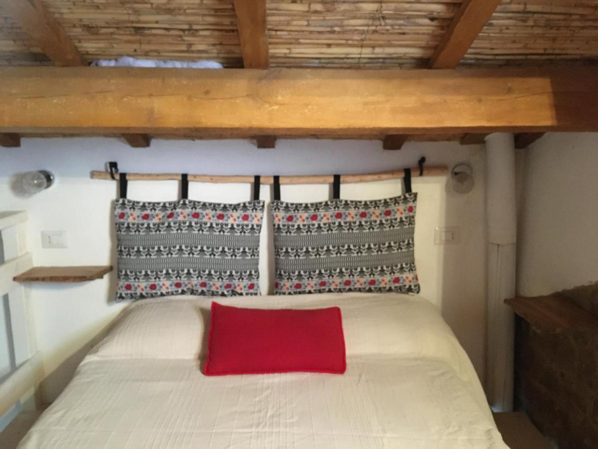 Agriturismo La Casa Delle Fate ローイリ・ポルト・サン・パーオロ エクステリア 写真