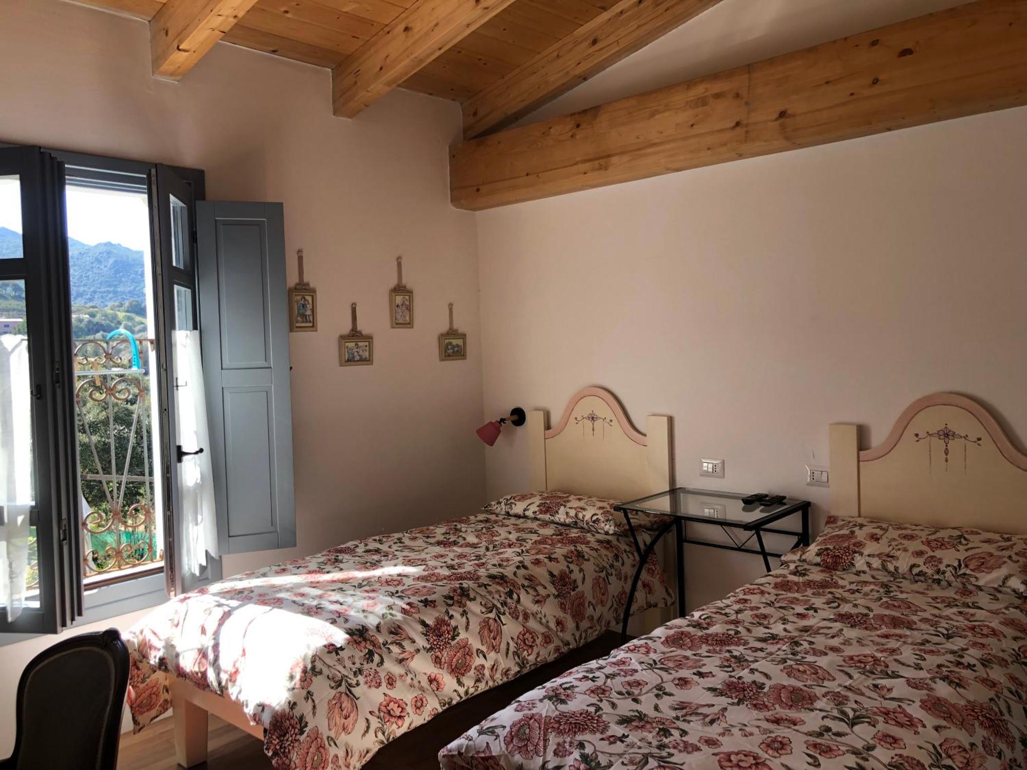 Agriturismo La Casa Delle Fate ローイリ・ポルト・サン・パーオロ エクステリア 写真