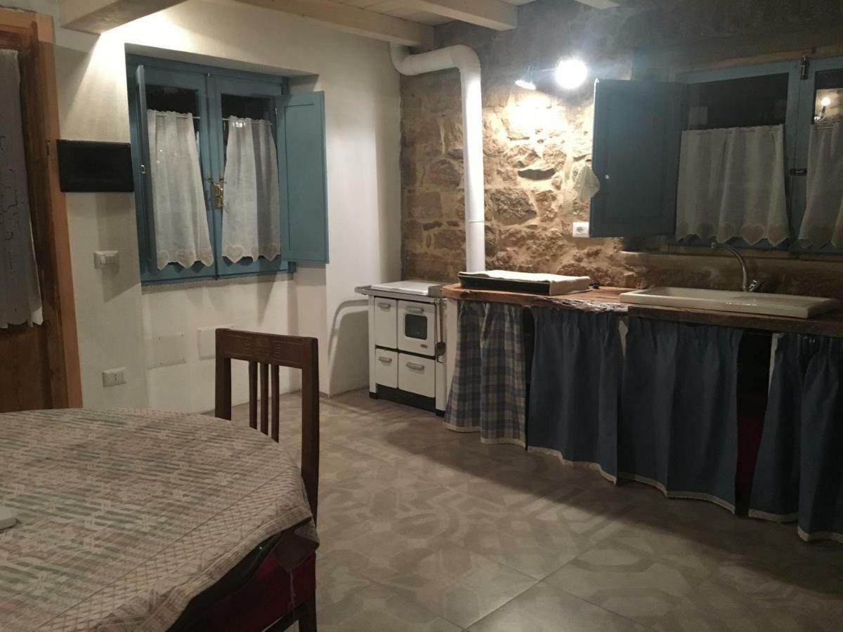 Agriturismo La Casa Delle Fate ローイリ・ポルト・サン・パーオロ エクステリア 写真
