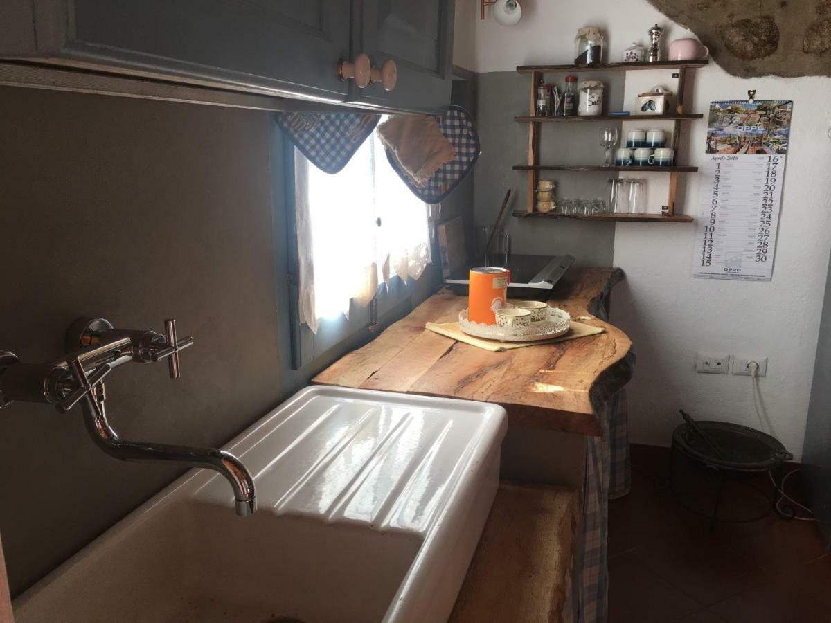 Agriturismo La Casa Delle Fate ローイリ・ポルト・サン・パーオロ エクステリア 写真